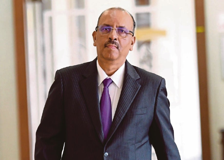 ALI Hamsa beri keterangan dalam perbicaraan kes 1MDB. FOTO Bernama