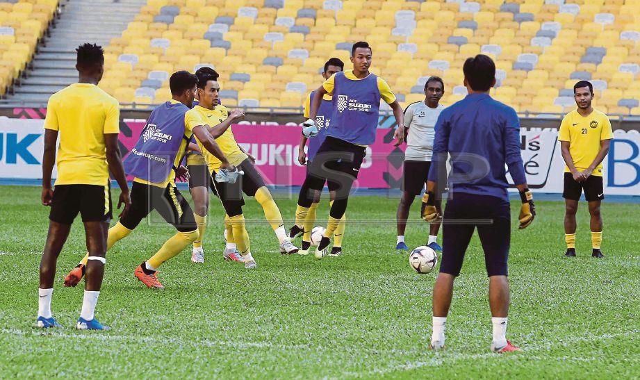 PEMAIN Harimau Malaya ketika sesi latihan di Stadium Bukit Jalil. FOTO Saifullizan Tamadi