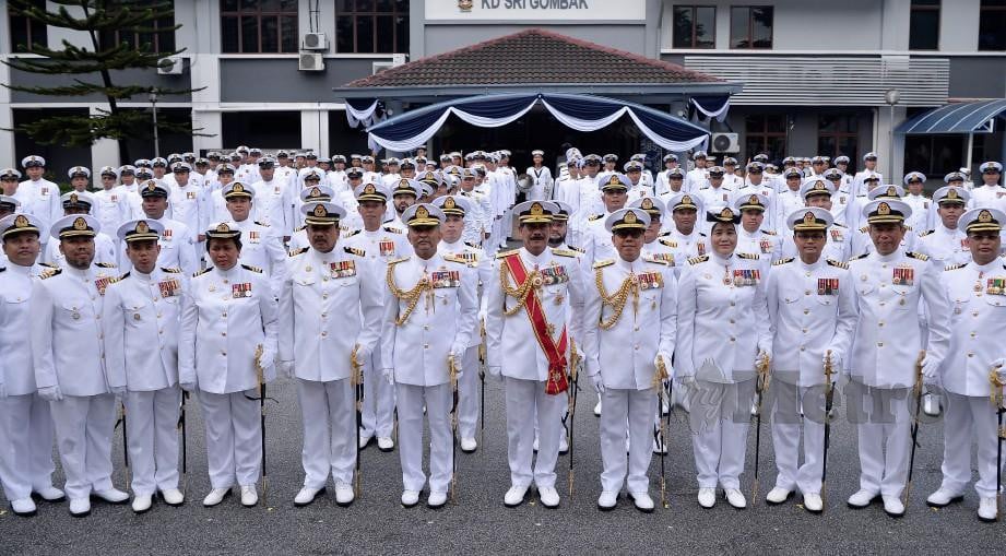 Putera Lapis Mahang My Military Life Af 134 Admirals Of The Royal Malaysian Navy