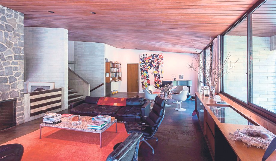ANTARA dekorasi ruang dalam suasana moden 1960-an dan 1970-an.