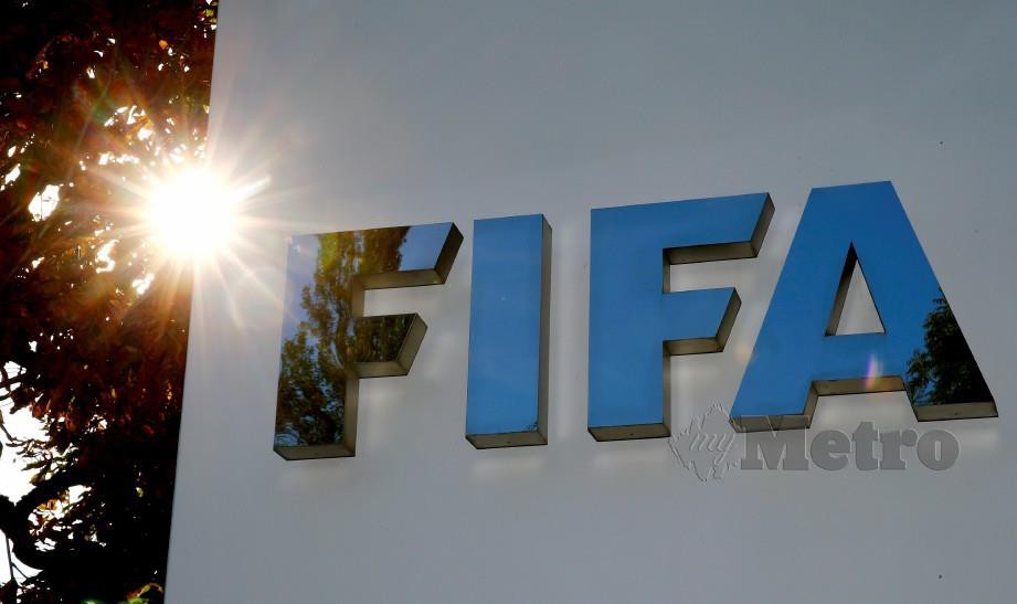 FIFA mahu kelab dan pemain mencapai persetujuan bersama berhubung pemotongan gaji. Reuters