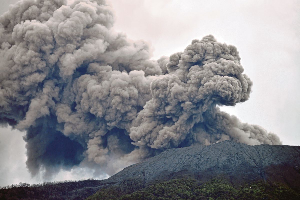 DEBU susulan letusan Gunung Marapi di Sumatera Barat. FOTO Antara Foto/ Reuters