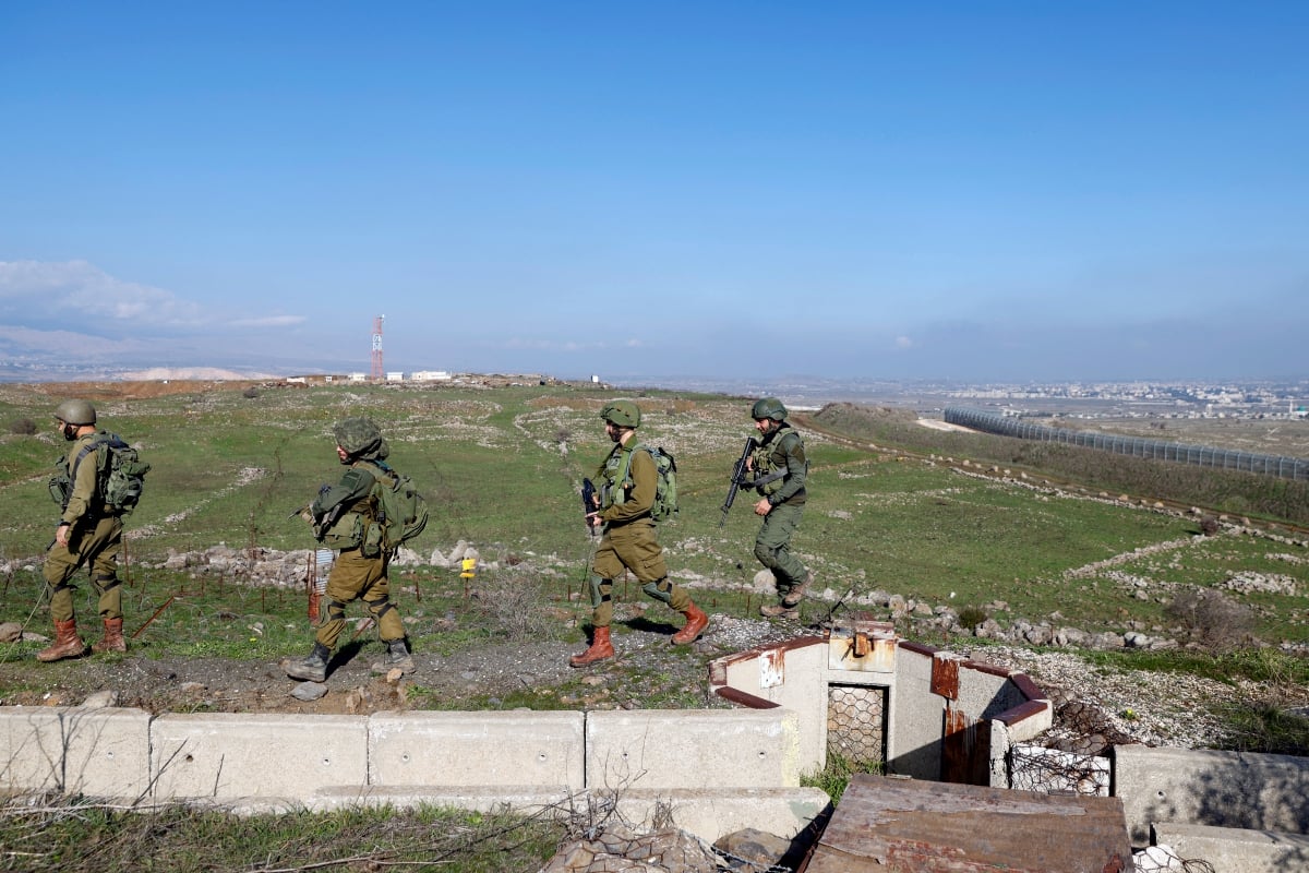 FOTO fail menunjukkan tentera Israel di Bukit Golan berhampiran Syria. FOTO AFP