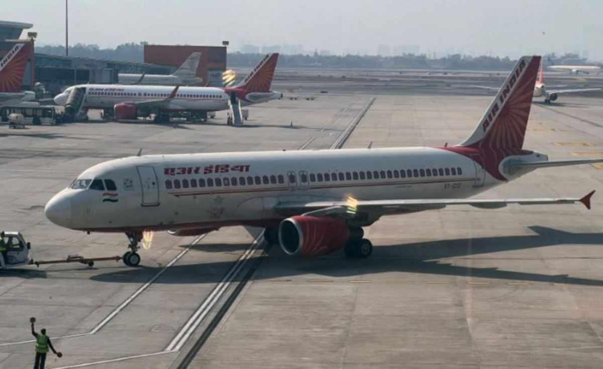 PESAWAT Air India dilihat di Lapangan Terbang Antarabangsa Indira Gandhi, New Delhi pada Januari 2023. FOTO fail AFP 