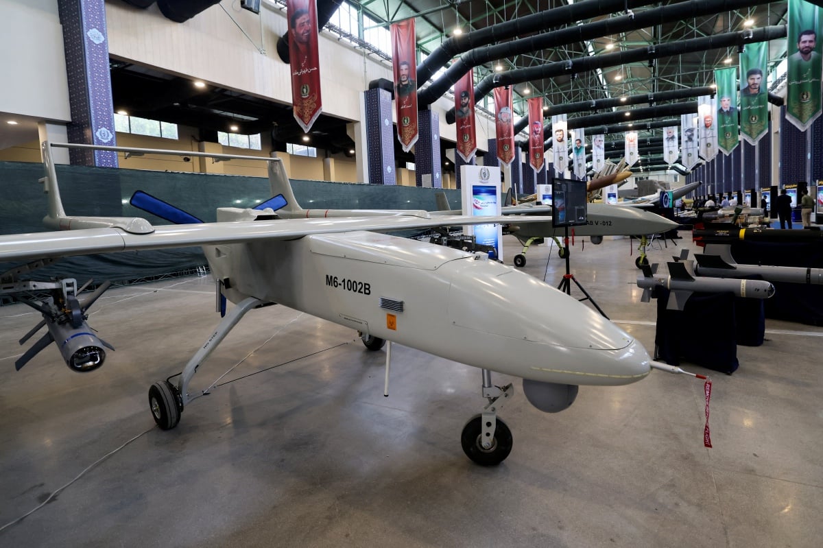 DRON Mohajer 6, antara aset milik Iran dipamerkan pada satu pameran di Tehran pada Ogos 2023. FOTO AFP