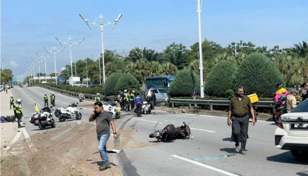 DUA maut kemalangan babitkan 14 kenderaan di KM 5.7 Jalan Persiaran Utara, Putrajaya. FOTO Ihsan Bomba.