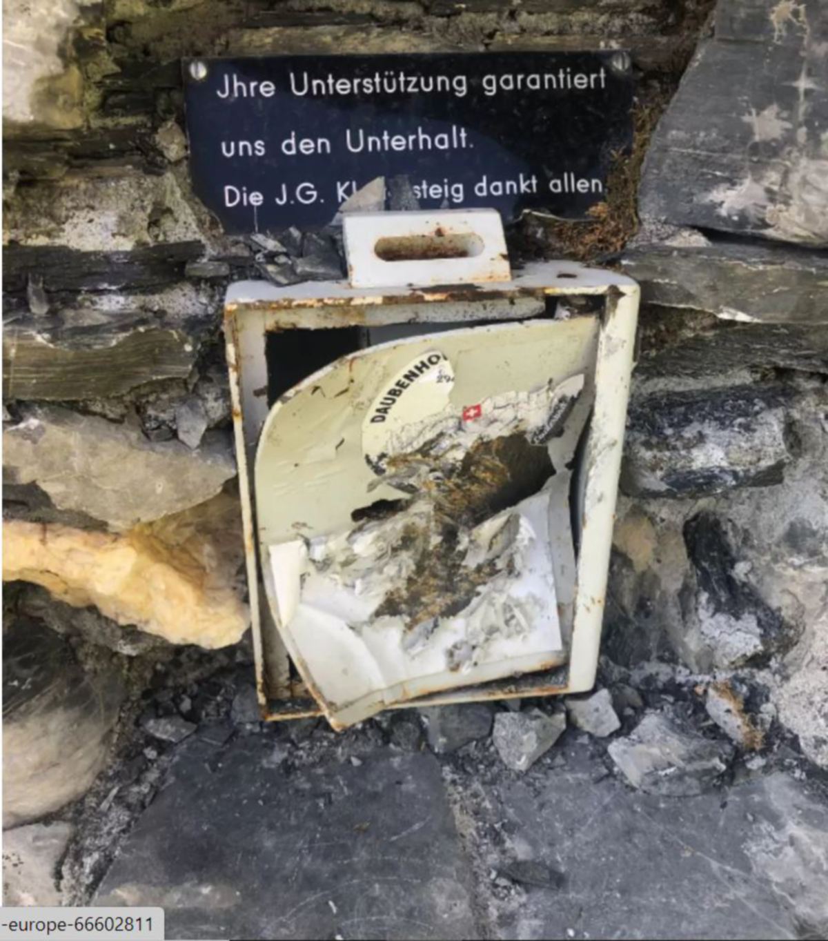 TABUNG derma untuk memelihara laluan pendakian via ferrata di Switzerland, didapati dipecahkan dan wang derma itu dicuri. FOTO Agensi 
