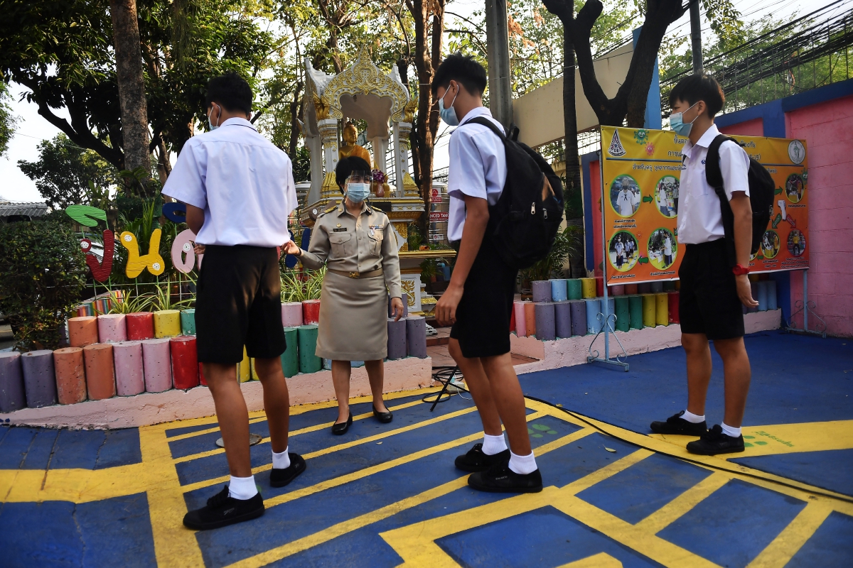 PELAJAR di sebuah sekolah di Bangkok. FOTO fail AFP 