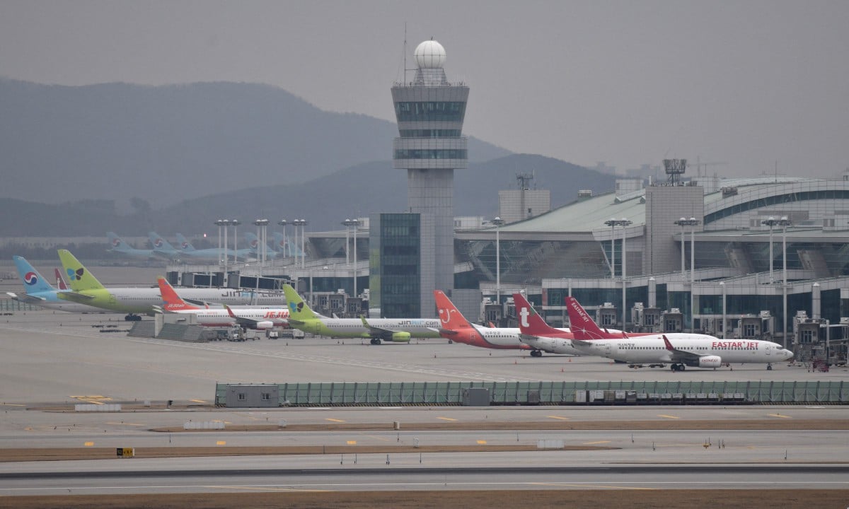 FOTO fail menunjukkan pesawat diparkir di Lapangan Terbang Antarabangsa Incheon. FOTO AFP