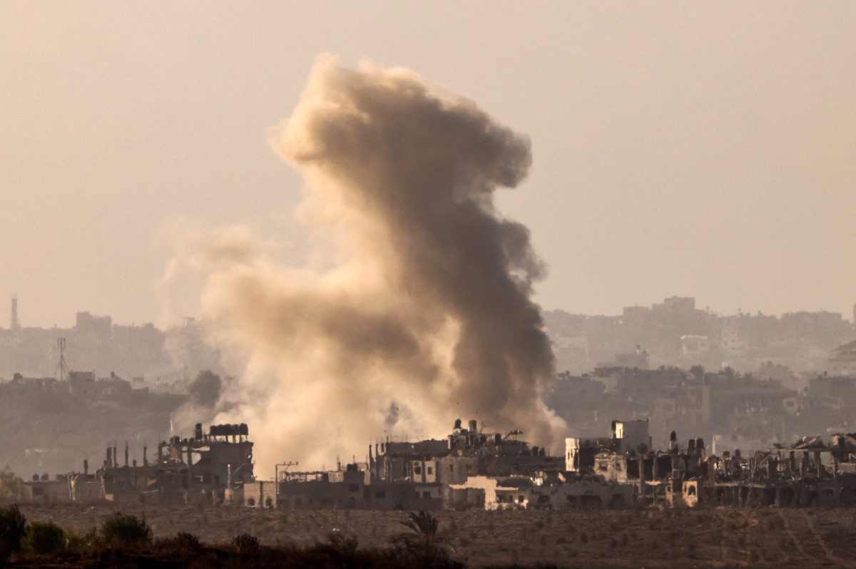 ASAP tebal dilihat di Gaza susulan serangan udara Israel di wilayah bergolak itu. FOTO AFP