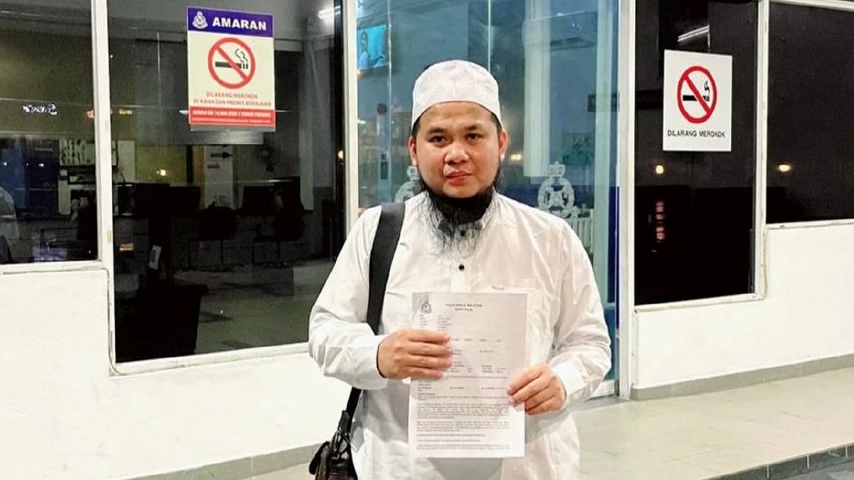 PENDAKWAH popular, Ebit Liew membuat laporan di Balai Polis USJ 8, Subang Jaya, susulan dakwaan fitnah terhadapnya. FOTO Ihsan IG Ebit Liew