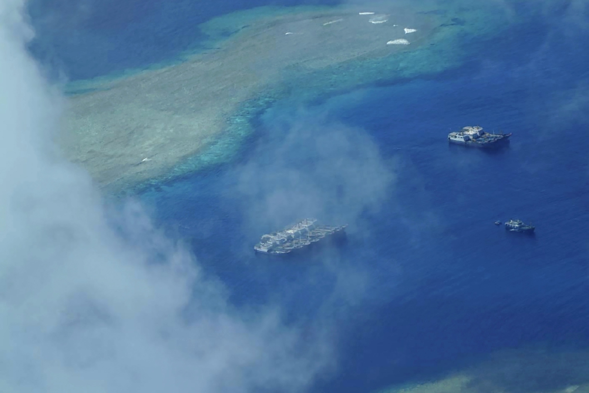FOTO pada 21 Februari 2023 menunjukkan kapal disyaki milik tentera China di Kepulauan Spratly. FOTO AFP