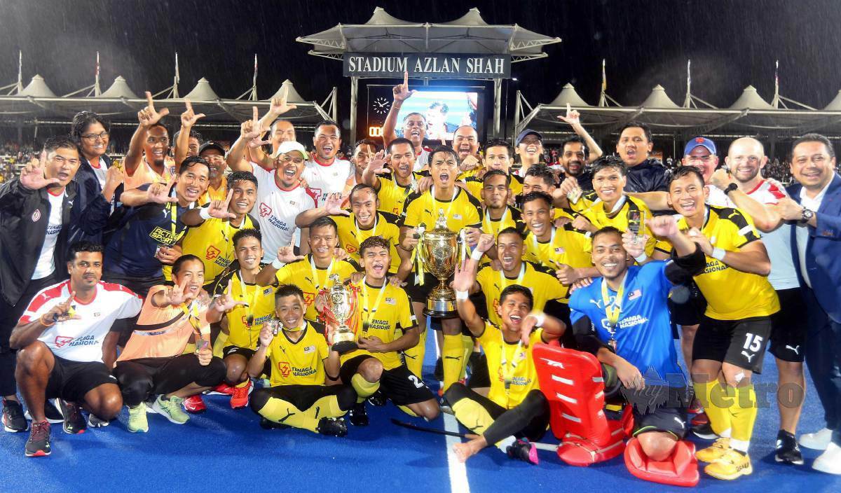 SKUAD hoki lelaki negara mencipta kejayaan bersejarah apabila merangkul Piala Sultan Azlan Shah selepas menawan Korea 3- 2 pada aksi final di Ipoh, Perak. FOTO L.Manimaran