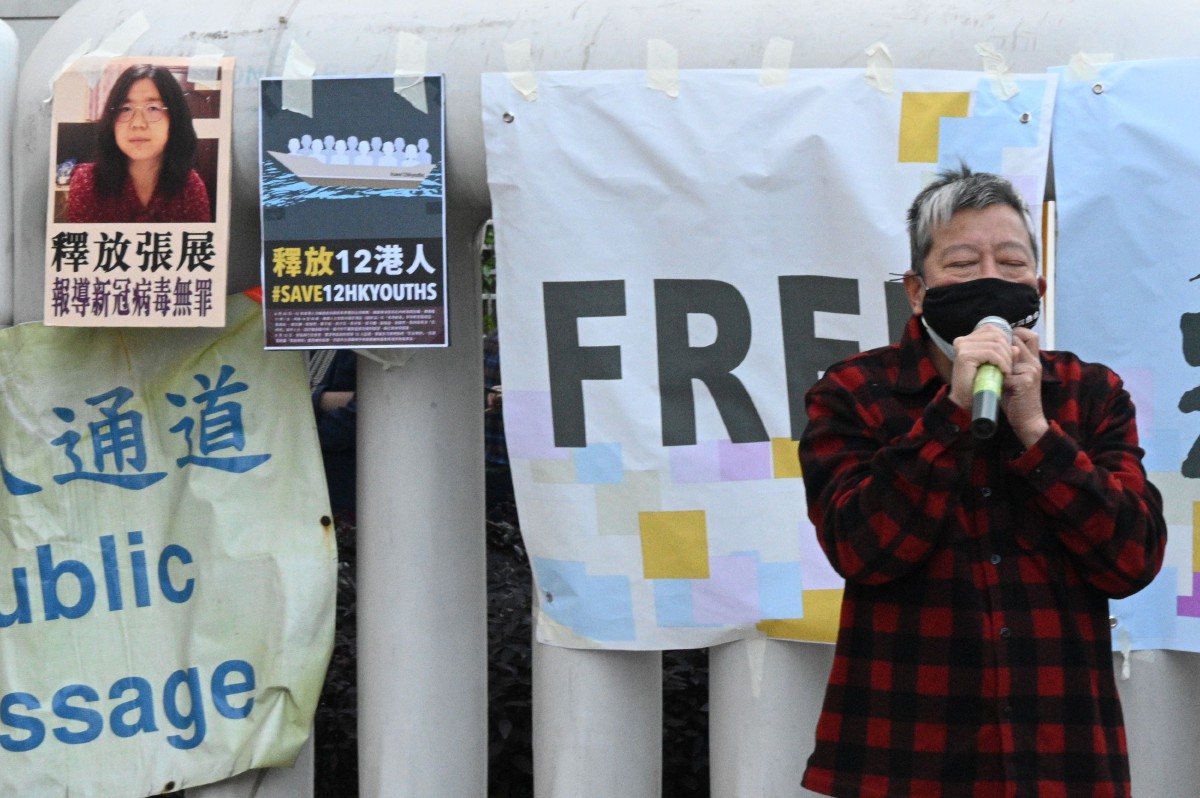 AKTIVIS demokrasi di China berucap antara lain bagi menyokong Zhang Zhan. FOTO AFP