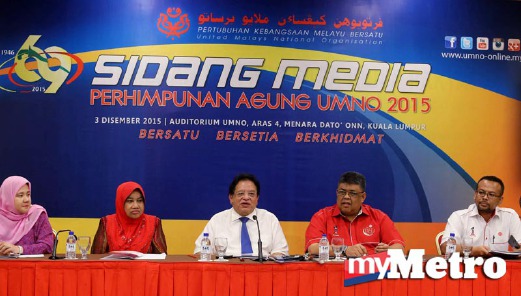 TENGKU Adnan (tengah) bersama Setiausaha Kerja UMNO, Datuk Ab Rauf Yusoh (dua kanan) ketika sidang media sempena Perhimpunan Agung UMNO 2015. Turut sama Penolong Setiausaha Wanita UMNO, Datuk Rosni Sohar (dua kiri); Penolong Setiausaha Pemuda UMNO, Datuk Mohamad Saffri Ab Aziz (kanan) dan Penolong Setiausaha Puteri UMNO, Fahariyah Md Nordin (kiri). FOTO Abdullah Yusof