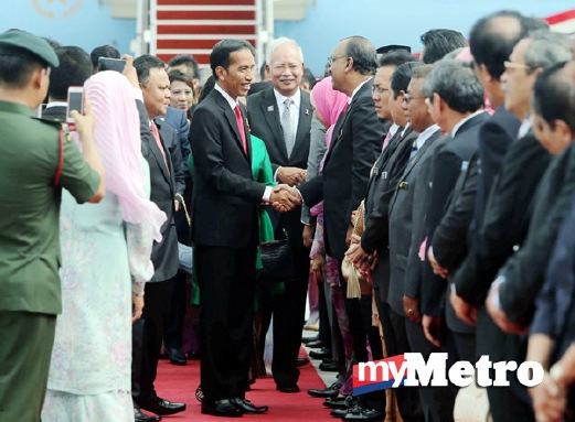JOKO Widodo diperkenalkan kepada barisan Menteri Kabinet oleh Perdana Menteri. FOTO Khairull Azry Bidin