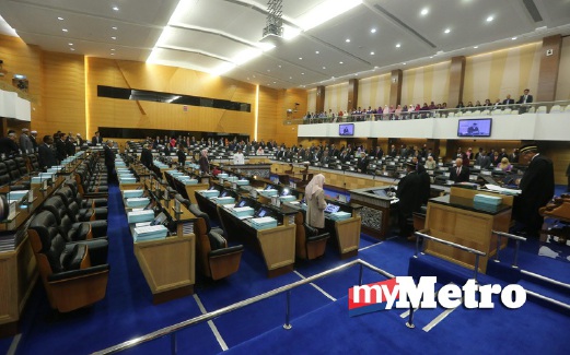 KUALA LUMPUR 08 MAC 2016. Perdana Menteri, Datuk Seri Najib Tun Razak serta Ahli Parlimen bertafakur selama 1 minit bagi memperingati genap tragedi MH370 di Sidang Dewan Rakyat di Bangunan Parlimen. NSTP/YAZIT RAZALI