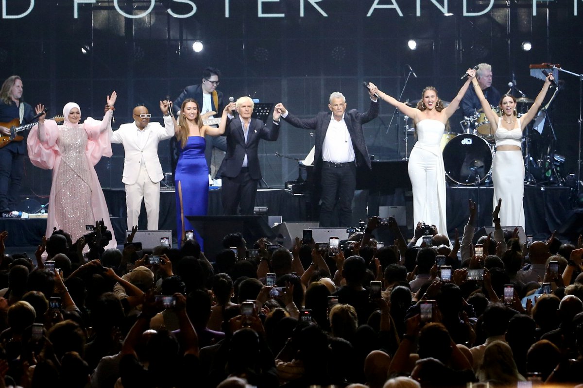 KONSERT Hitman David Foster & Friends Asia Tour 2023 menghimpunkan lebih 3,000 peminat