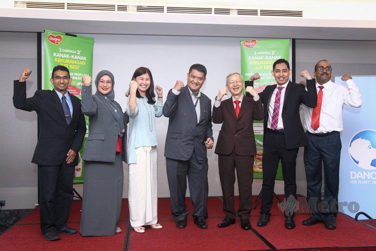 KETUA Pengarah Kebajikan Masyarakat, Kementerian Pembangunan Wanita, Keluarga dan Masyarakat, Norazman Othman (tengah) turut menghadiri sesi perbincangan panel Menyingkap Kebenaran Zat Besi: Mendedahkan Kepentingan Saringan Anemia Dalam Kanak-Kanak Malaysia.