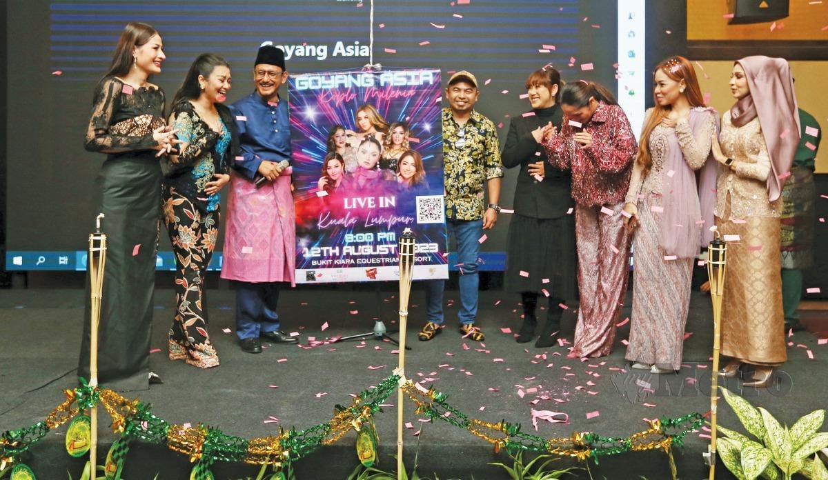 ANI meriahkan konsert Goyang Asia Koplo Milenia. - FOTO Rohanis Shukri