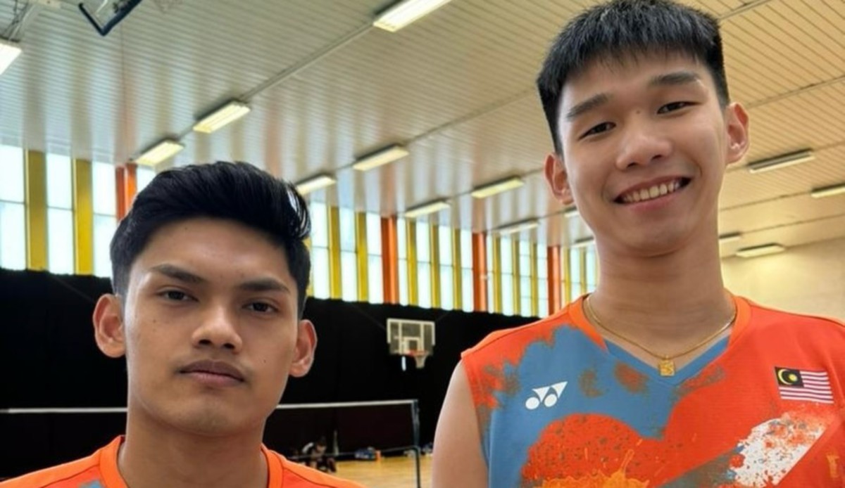 HAIKAL (kiri) dan Hon Jian gembira raih kejuaraan Masters Orleans. FOTO Ihsan Persatuan Badminton Malaysia