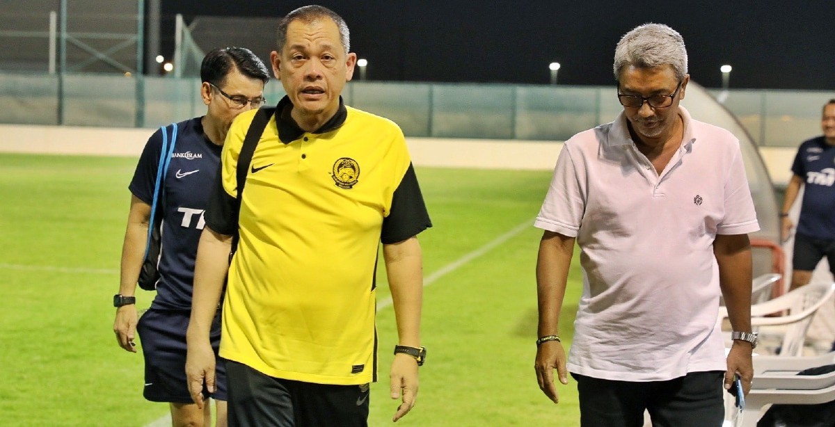 HAMIDIN (dua dari kiri) mengesahkan pemain ke-26 bakal diumumkan dalam masa terdekat sebaik pasukan kembali ke Dubai. FOTO Ihsan Persatuan Bolasepak Malaysia