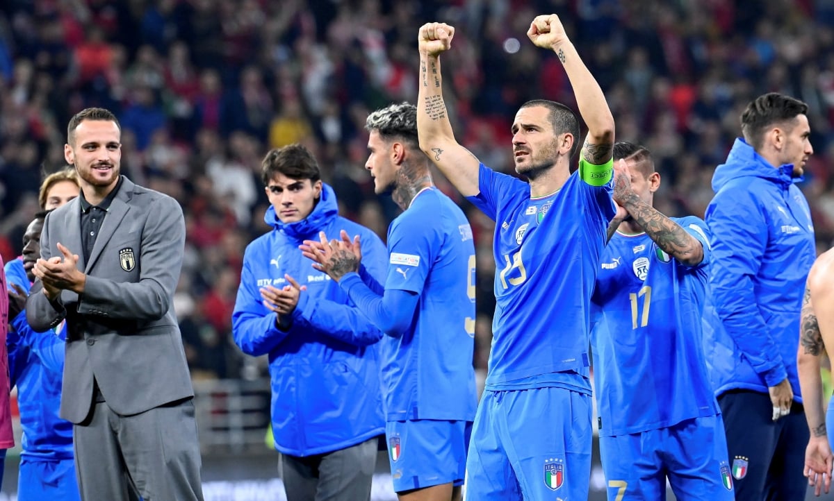 PEMAIN Itali meraikan kejayaan selepas menewaskan Hungary. FOTO AP
