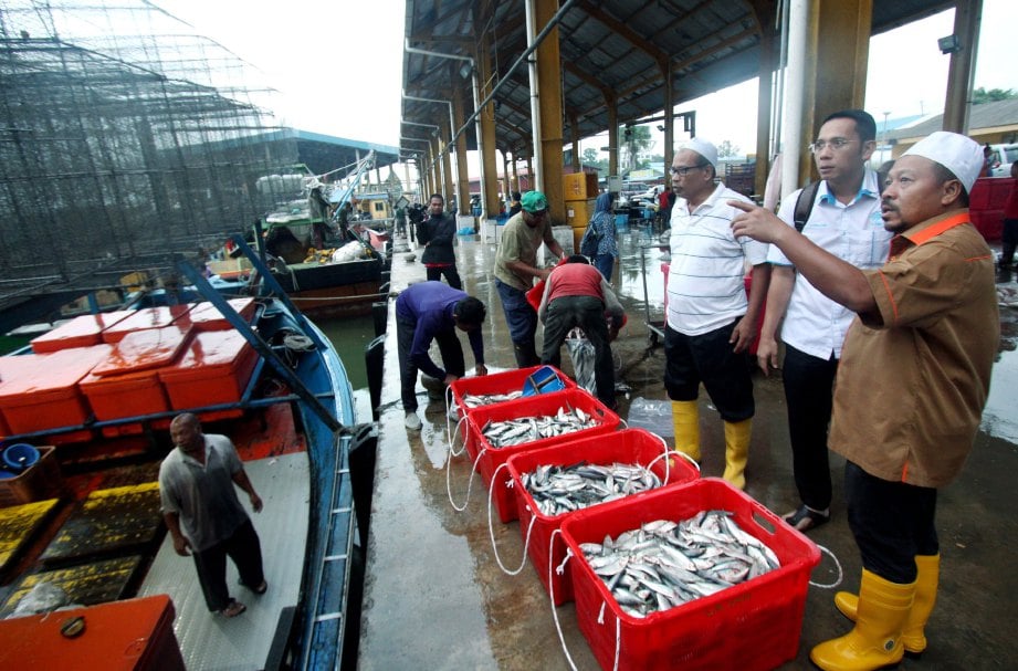 JETI Lembaga Kemajuan Ikan Malaysia (LKIM) di Kemunting, Kuantan.