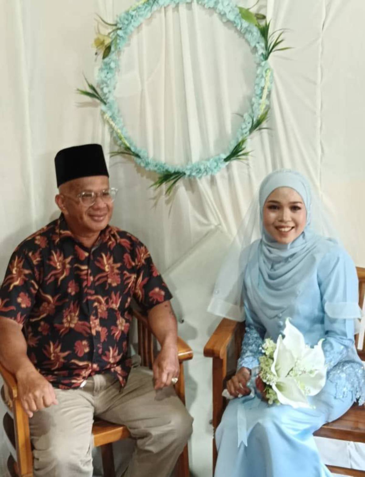 MAHAZIR dan Siti Solehah berkenalan di FB pada 21 Januari lalu.