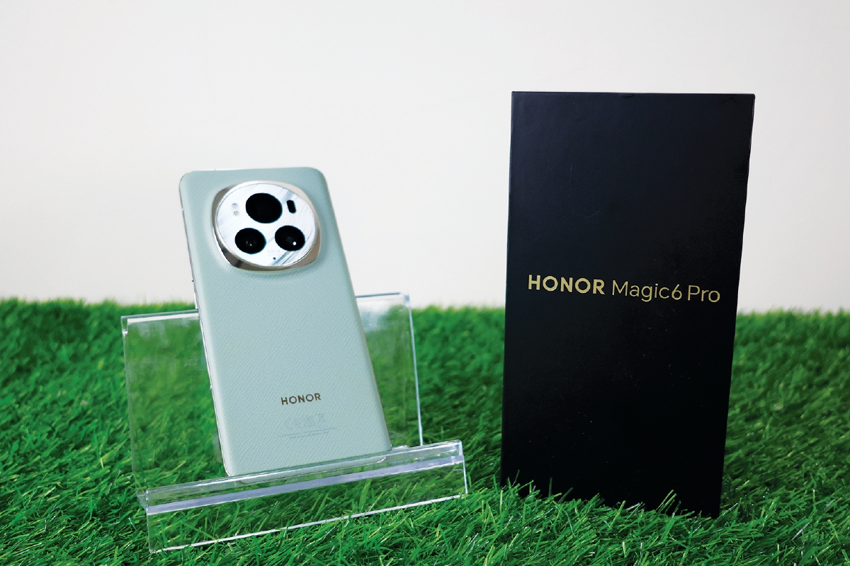 HONOR Magic6 Pro didatangkan dengan tetapan tiga lensa 