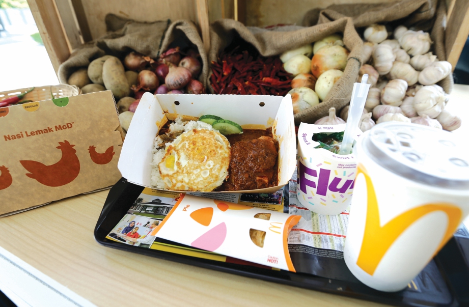 NASI Lemak McDonald’s kini boleh dinikmati dengan rendang ayam.