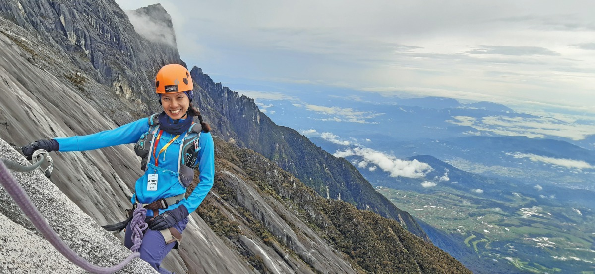 KETIKA melakukan aktiviti via ferrata di Gunung Kinabalu.