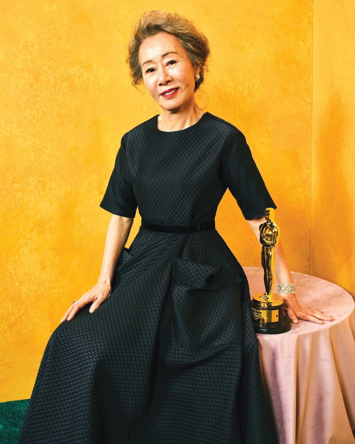 YOUN Yuh-jung pelakon Korea Selatan pertama menang Oscar.