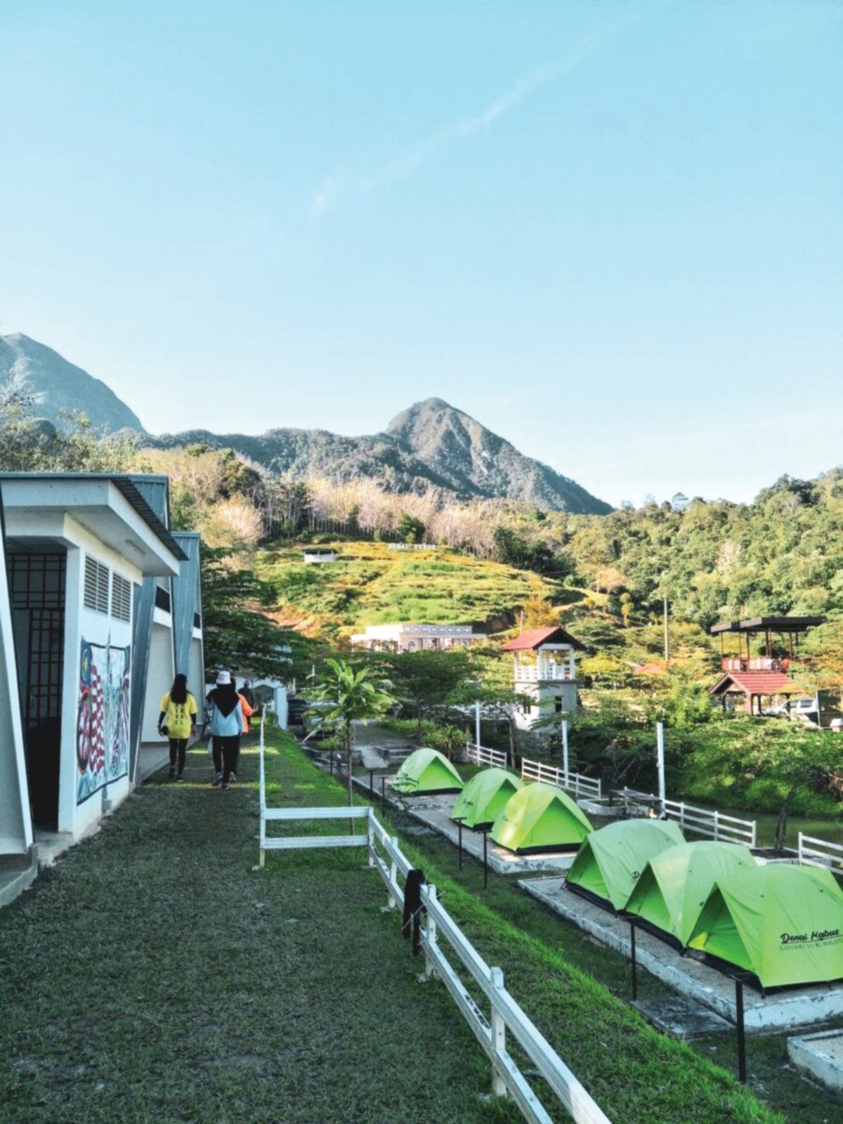 DENAI Kabus mempunyai pemandangan menarik berlatarkan ‘The Twin Sisters of Hulu Perak,’ Gunung Kenderong dan Kerunai.