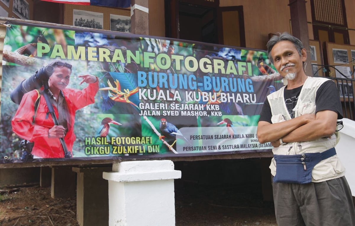 ZULKIFLI Din sempena Pemeran Fotografi Burung burung Kuala Kubu Bharu di Galeri Sejarah KKB tahun lalu.