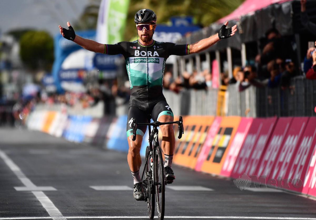 Peter Sagan dari pasukan Bora Hansgrohe meraikan kemenangan di peringkat ke-10 Giro d'Italia membabitkan 177km dari Lanciano ke Tortoreto, Itali. FOTO Agensi