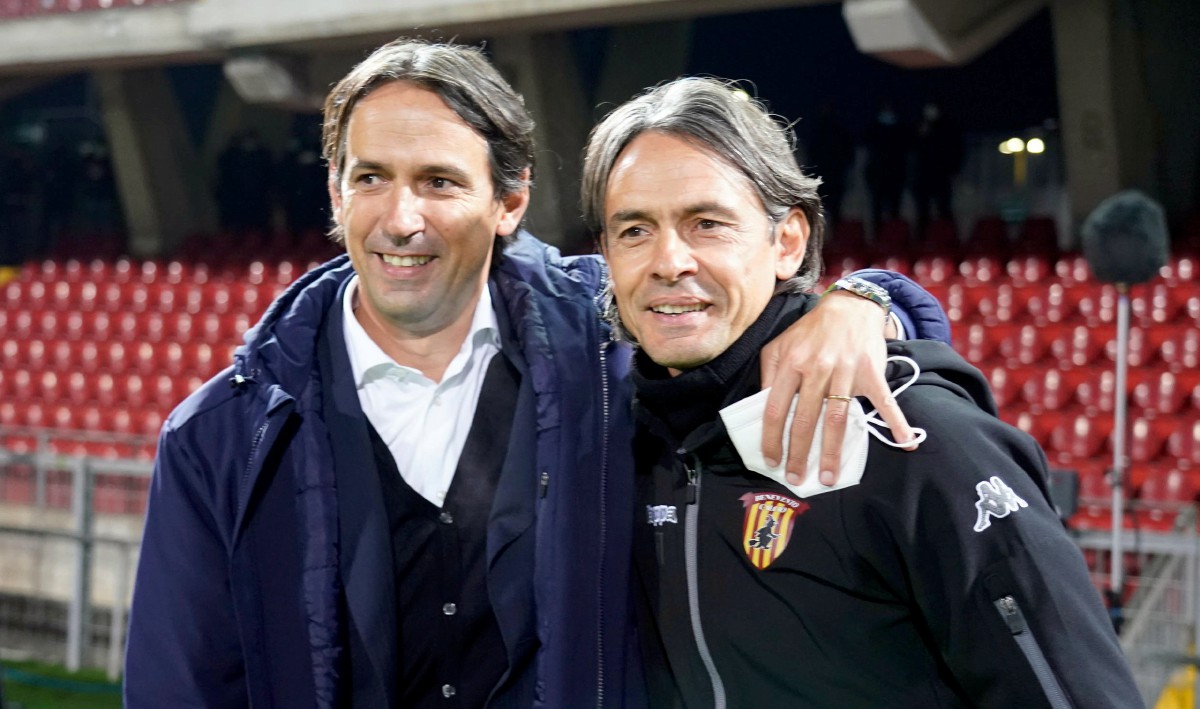 SIMONE (kiri) bersama adiknya, Filippo selepas aksi antara Lazio dan Benevento yang berakhir dengan keputusan seri 1-1. FOTO Agensi
