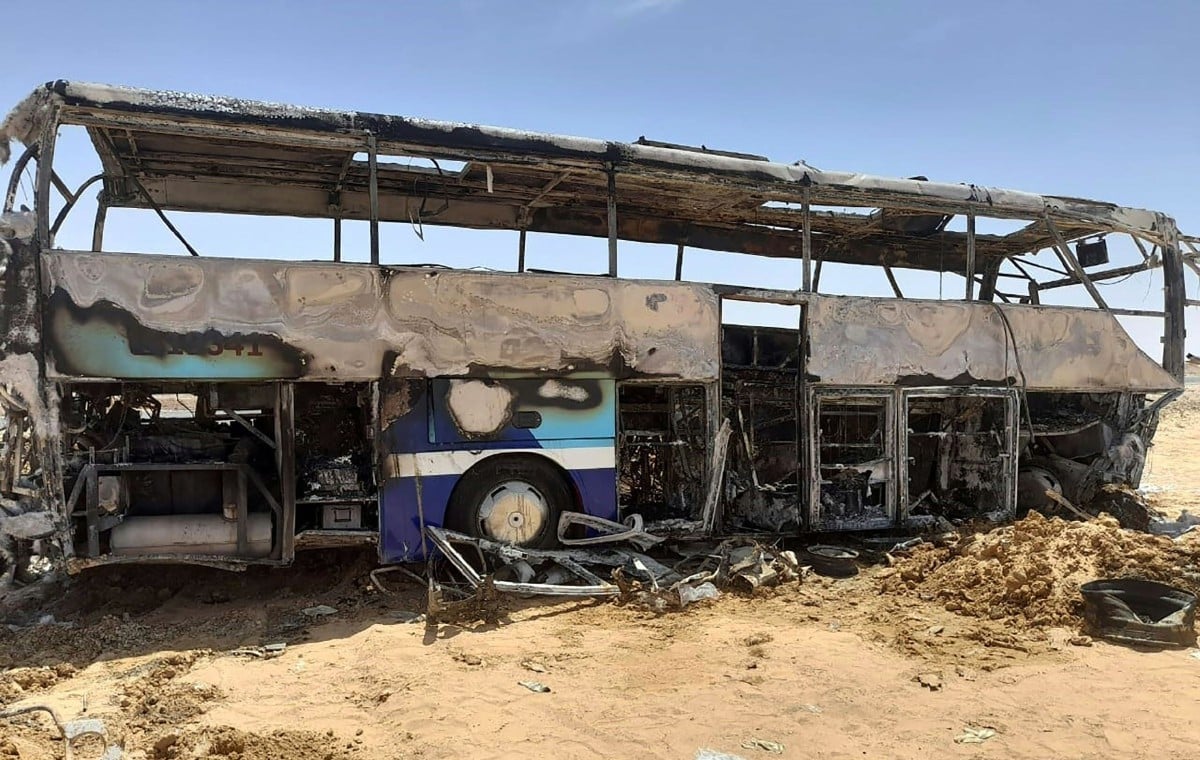 BAS yang terbabit kemalangan di Selatan Mesir. FOTO AFP