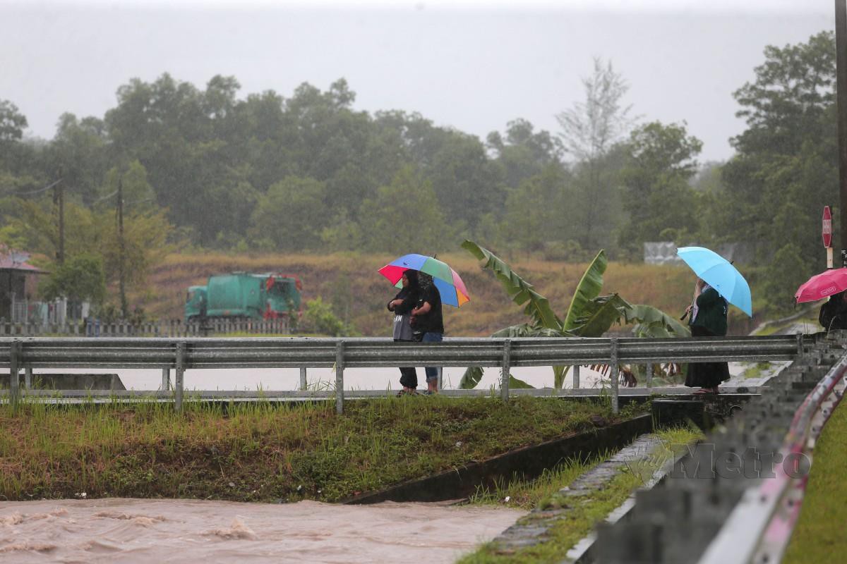 KEADAAN banjir di Bandar Penawar dan Taman Desaru Utama, Kota Tinggi, Johor. FOTO Nur Aisyah Mazalan