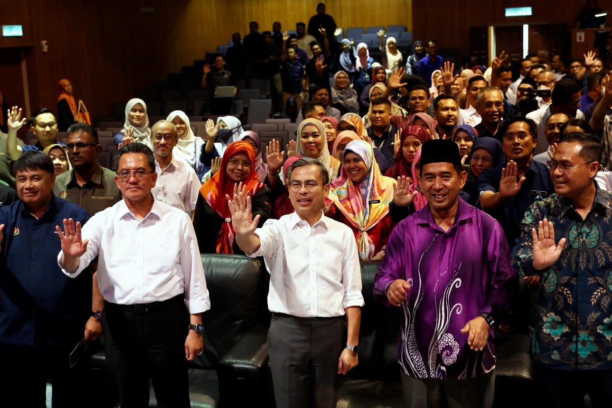 FAHMI bergambar pada Sesi Town Hall Menteri Komunikasi dan Digital bersama warga KKD Kedah di Auditorium RTM Kedah hari ini. FOTO Bernama.