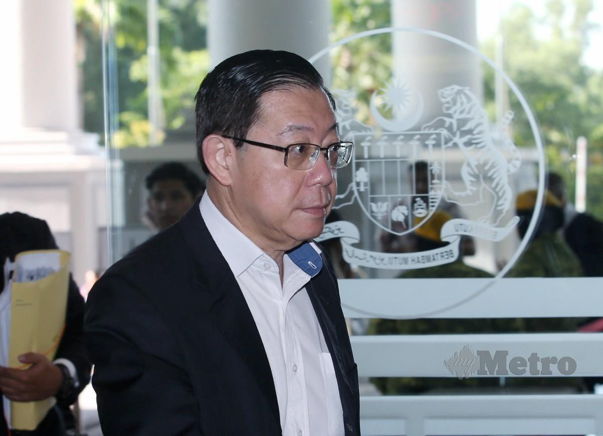 LIM Guan Eng hadir di Kompleks Mahkamah Kuala Lumpur untuk perbicaraan kes menggunakan kedudukan sebagai Ketua Menteri Pulau Pinang untuk menerima rasuah sebanyak RM3.3juta. FOTO Eizairi Shamsudin
