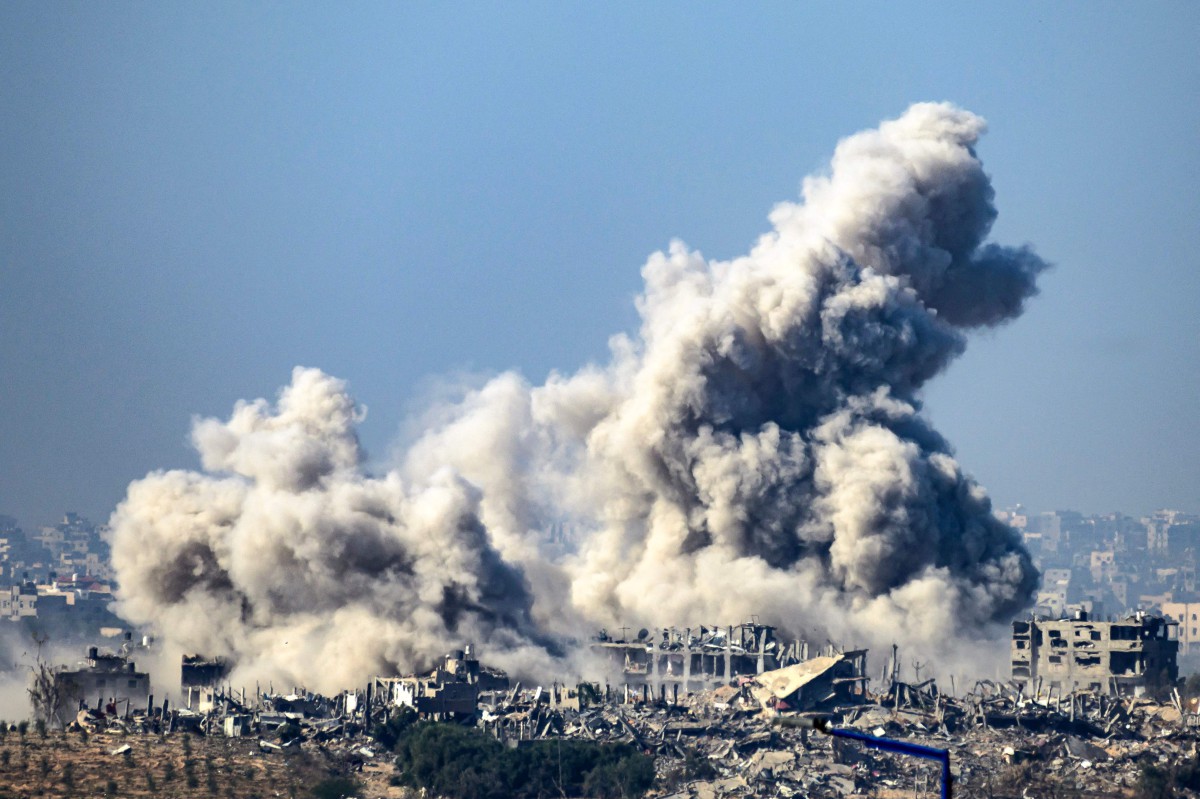 ASAP menjulang ke udara selepas serangan udara Israel selepas gencatan senjata berakhir. FOTO AFP