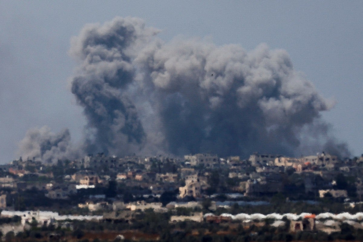 ASAP tebal kelihatan di ruang udara Gaza susulan serangan terbaru Israel. FOTO Reusters