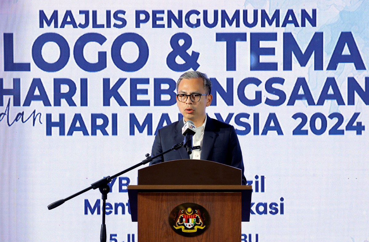 FAHMI ketika berucap pada Majlis Pengumuman Logo dan Tema Hari Kebangsaan dan Hari Malaysia 2024 di Kementerian Komunikasi, hari ini. FOTO Bernama