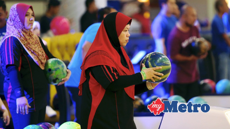 AKSI peserta Kejohanan Bowling Best ! Harian Metro. FOTO Zulkarnain Ahmad Tajuddin