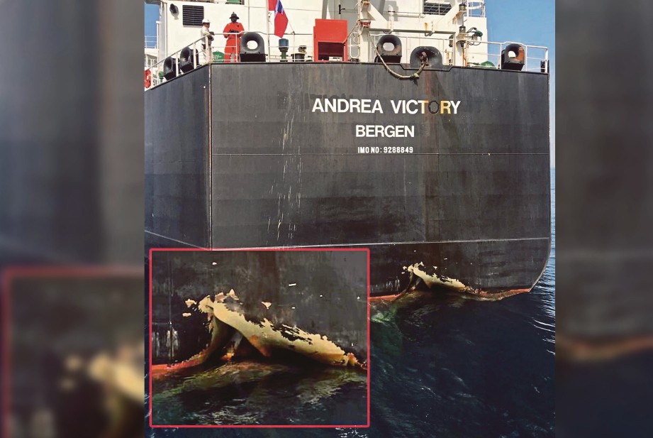 KEADAAN kerosakan pada kapal tangki yang disabotaj. FOTO AFP