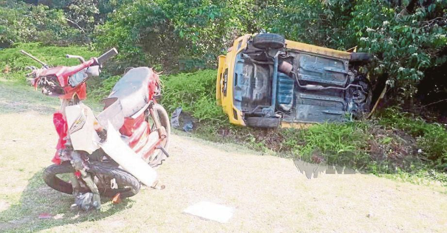 KEADAAN motosikal dan kereta Perodua Myvi yang terbabit dalam kemalangan di Jalan Kerteh - Batu Putih dekat Kampung Pengkalan Ranggon, Kerteh hari ini. FOTO Rosli Ilham.