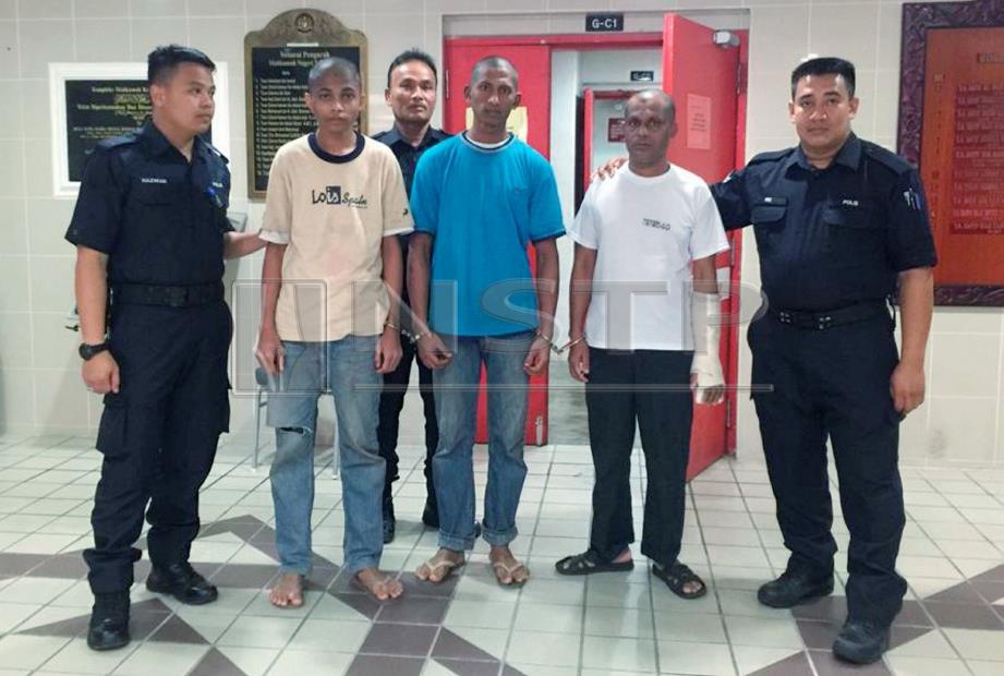 Tiga lelaki Rohingya yang didakwa atas pertuduhan kes membunuh rakan senegara dijatuhi hukuman penjara di Mahkamah Tinggi Kuala Terengganu, hari ini. FOTO Hanneyzah Bariah Baharin