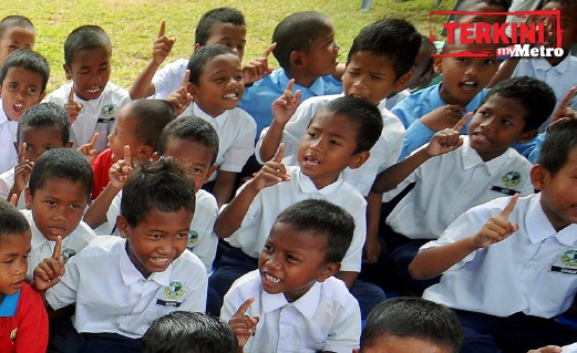 MURID sekolah dari masyarakat Orang Asli ketika Program Ramah Mesra di Kuala Lipis pada 1 Oktober. FOTO fil NSTP Nazirul Roselan