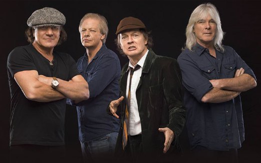 AC/DC bersama Stevie Young (dua dari kiri) yang menggantikan Malcolm Young.